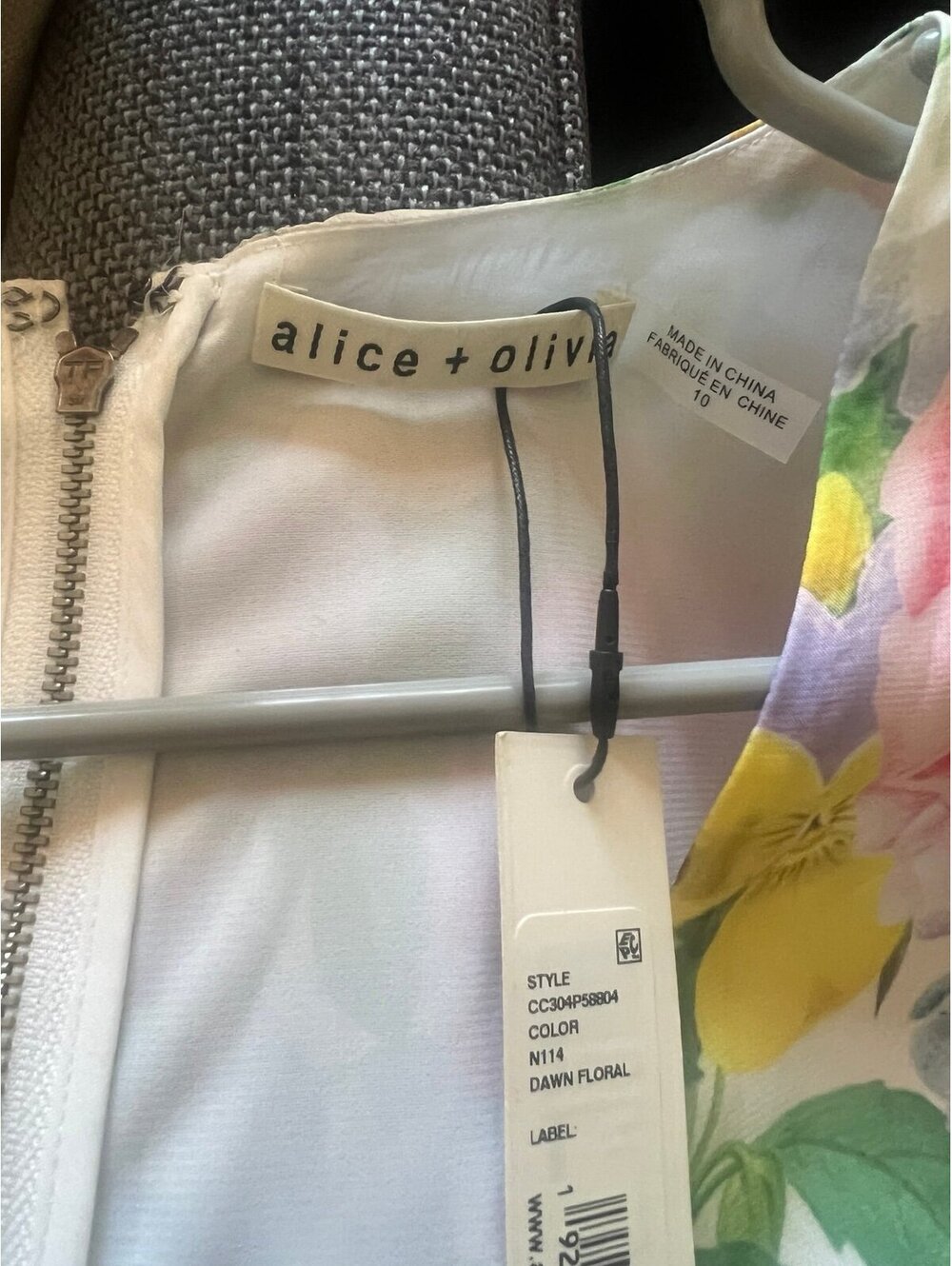 NWT Alice and Olivia Bennet Pleated Wide Leg Jumpsuit Sz 10 - Picture 9 of 9